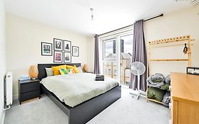 2 Bed Flat Next Old Street Tube